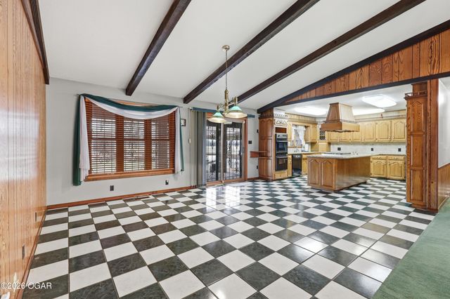 1055 S 200th Street, Pittsburg, KS 66762