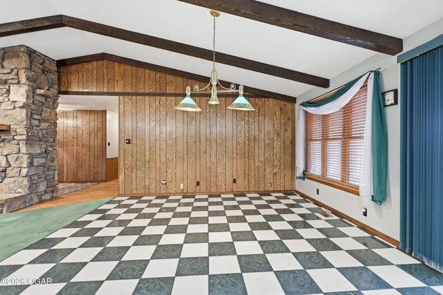 1055 S 200th Street, Pittsburg, KS 66762