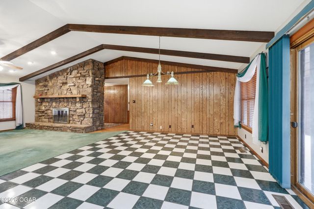 1055 S 200th Street, Pittsburg, KS 66762