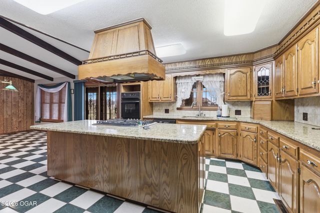 1055 S 200th Street, Pittsburg, KS 66762