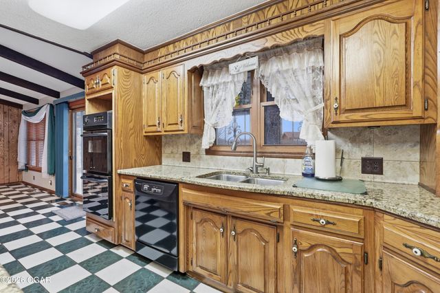 1055 S 200th Street, Pittsburg, KS 66762