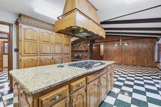 1055 S 200th Street, Pittsburg, KS 66762