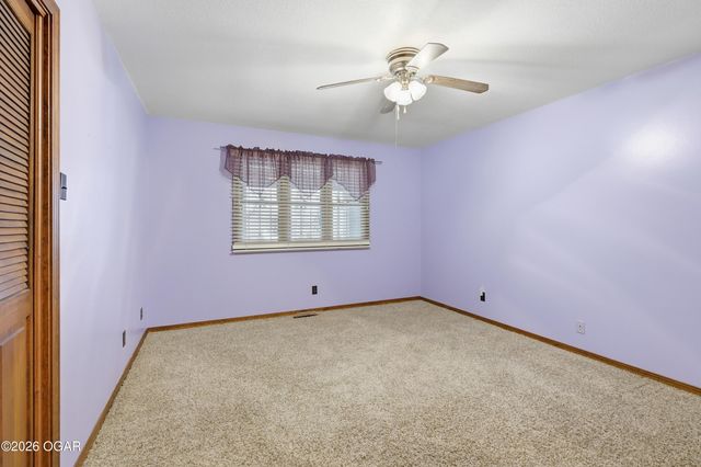 1055 S 200th Street, Pittsburg, KS 66762