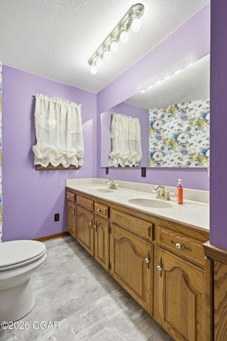 1055 S 200th Street, Pittsburg, KS 66762