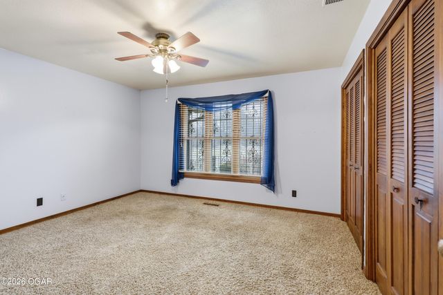 1055 S 200th Street, Pittsburg, KS 66762