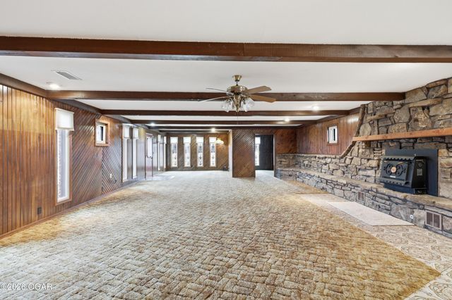 1055 S 200th Street, Pittsburg, KS 66762