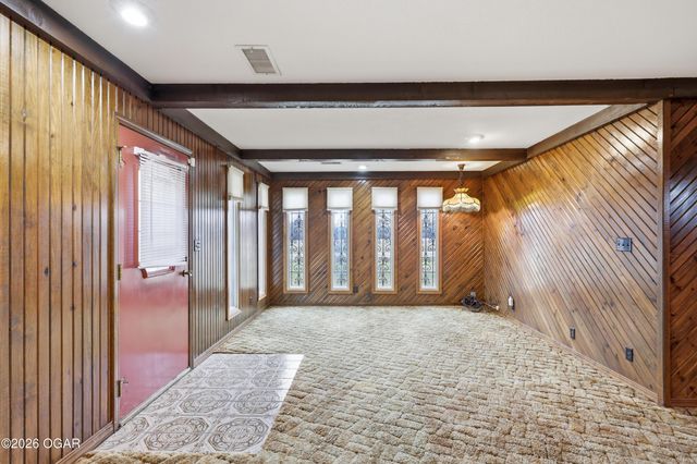 1055 S 200th Street, Pittsburg, KS 66762