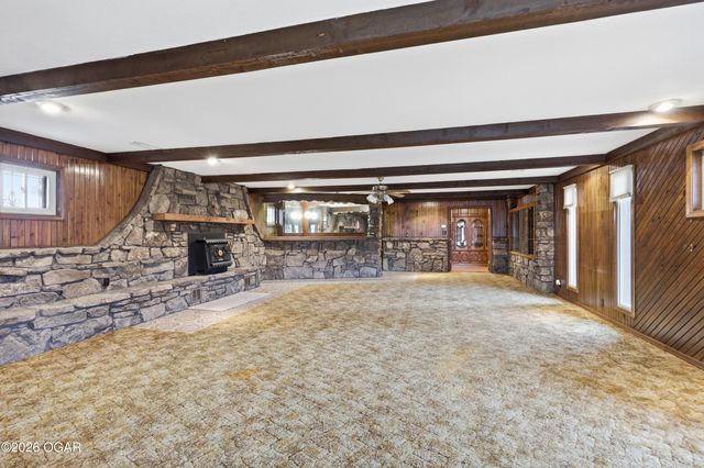 1055 S 200th Street, Pittsburg, KS 66762