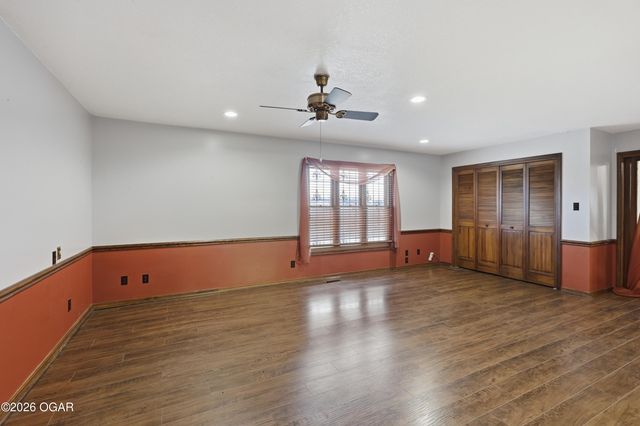 1055 S 200th Street, Pittsburg, KS 66762