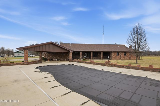 1055 S 200th Street, Pittsburg, KS 66762