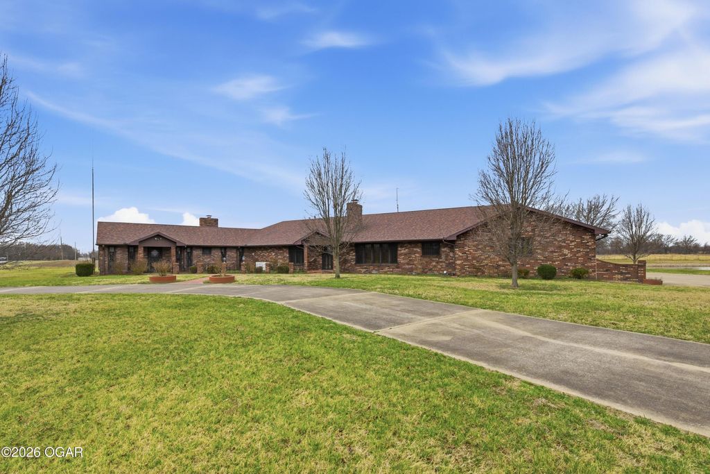 1055 S 200th Street, Pittsburg, KS 66762