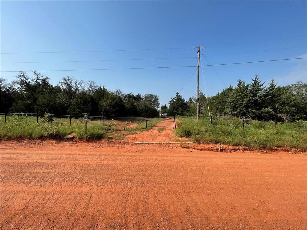 21141 E Simpson Road, Wellston, OK 74881