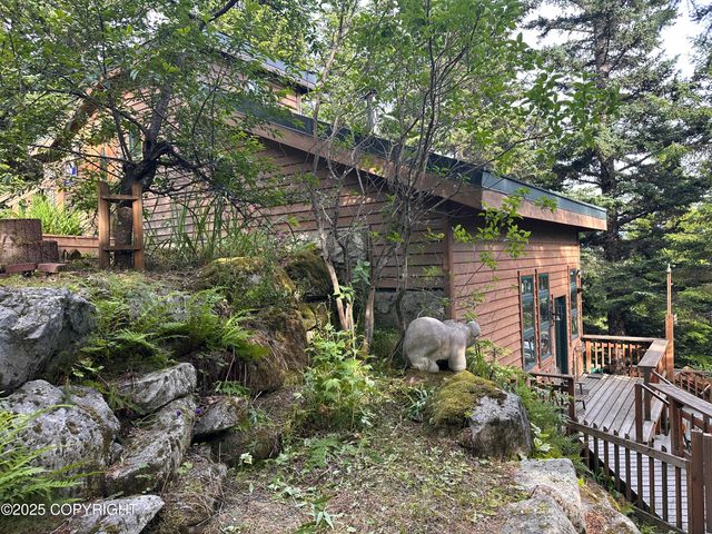 944 Young Road, Haines, AK 99827