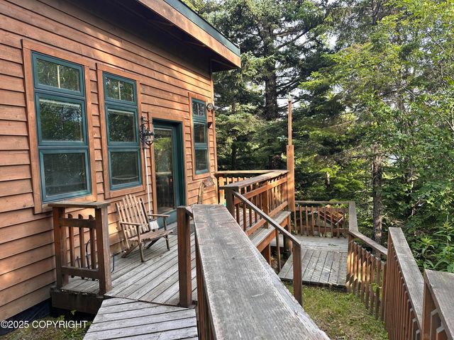 944 Young Road, Haines, AK 99827