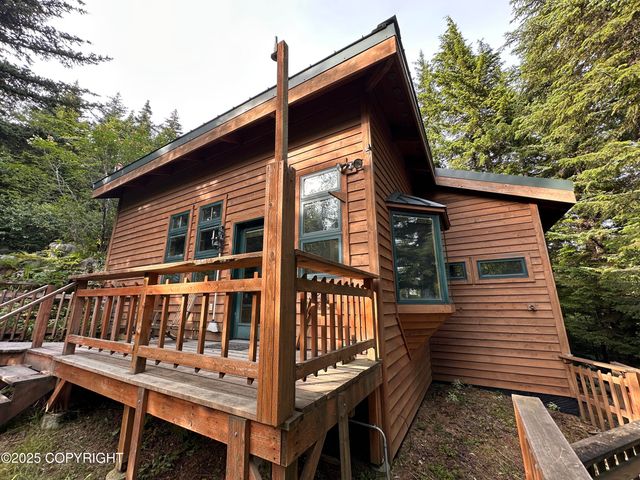 944 Young Road, Haines, AK 99827