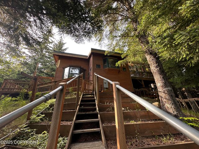 944 Young Road, Haines, AK 99827