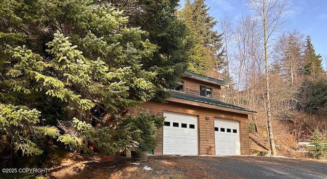 944 Young Road, Haines, AK 99827