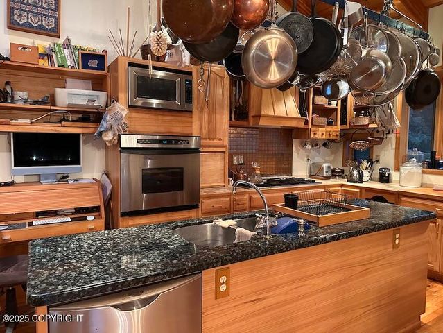 944 Young Road, Haines, AK 99827