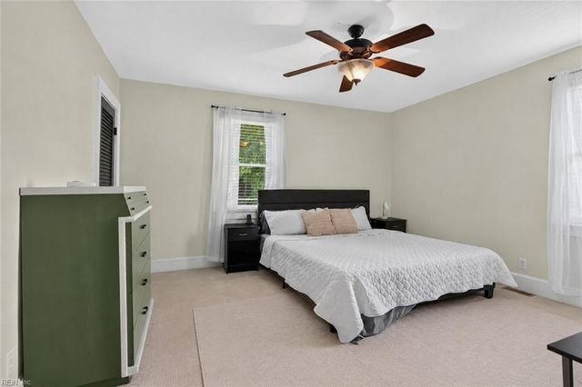 33 Greenbrier RD, Portsmouth, VA 23707