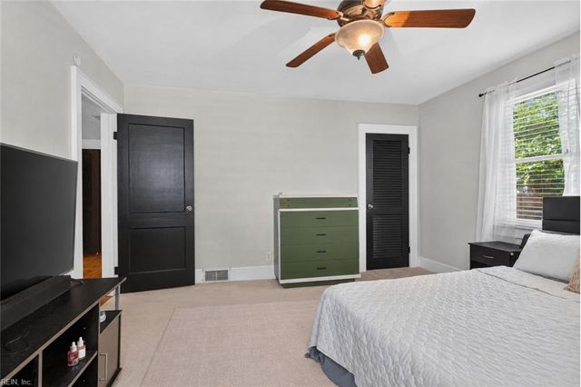 33 Greenbrier RD, Portsmouth, VA 23707
