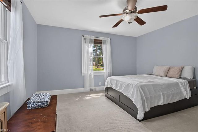 33 Greenbrier RD, Portsmouth, VA 23707