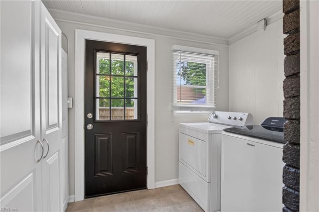 33 Greenbrier RD, Portsmouth, VA 23707