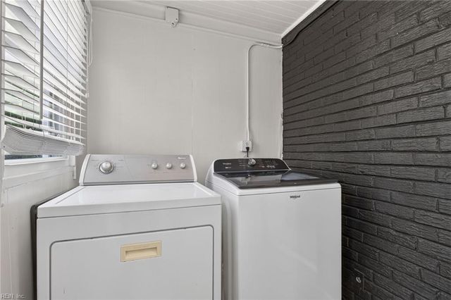 33 Greenbrier RD, Portsmouth, VA 23707