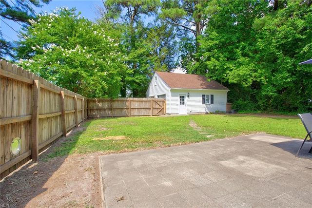 33 Greenbrier RD, Portsmouth, VA 23707