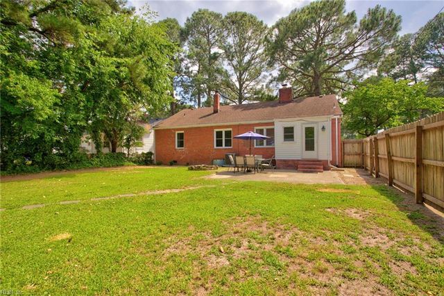 33 Greenbrier RD, Portsmouth, VA 23707