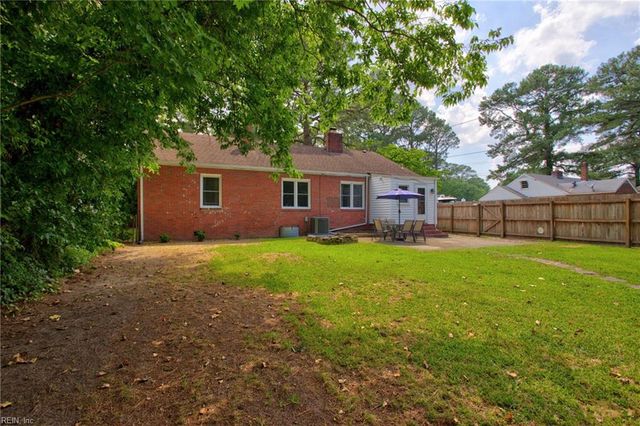 33 Greenbrier RD, Portsmouth, VA 23707