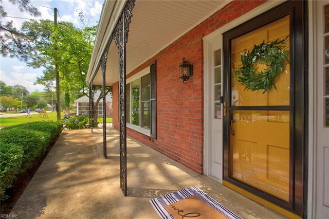 33 Greenbrier RD, Portsmouth, VA 23707