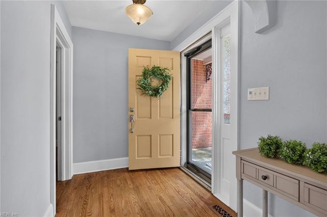 33 Greenbrier RD, Portsmouth, VA 23707