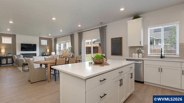 2176 Veneta Av S, Salem, OR 97306