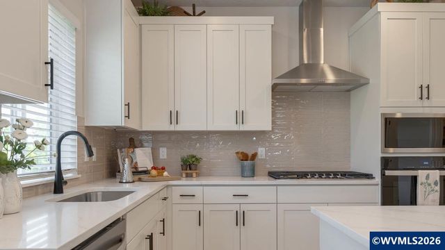 2176 Veneta Av S, Salem, OR 97306