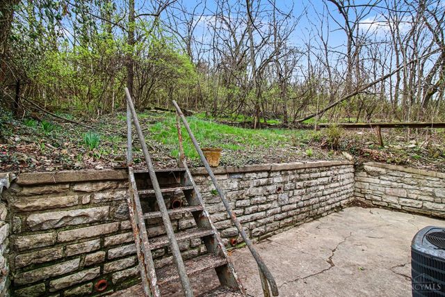 2245 Quebec Road, Cincinnati, OH 45214