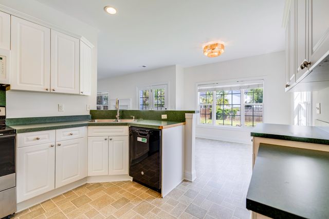 9214 Markleys Grove Boulevard, Summerville, SC 29485