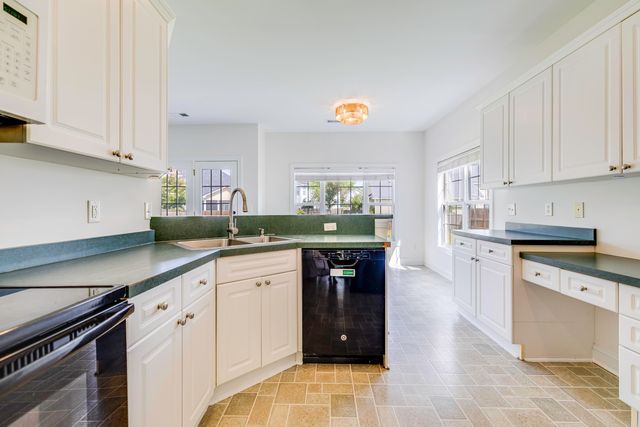 9214 Markleys Grove Boulevard, Summerville, SC 29485