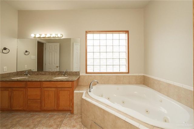 181 Village East Drive, Los Fresnos, TX 78566