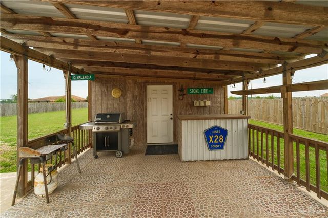 181 Village East Drive, Los Fresnos, TX 78566