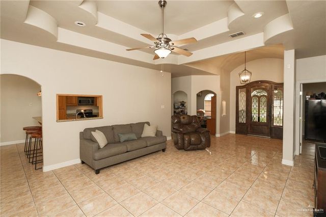 181 Village East Drive, Los Fresnos, TX 78566