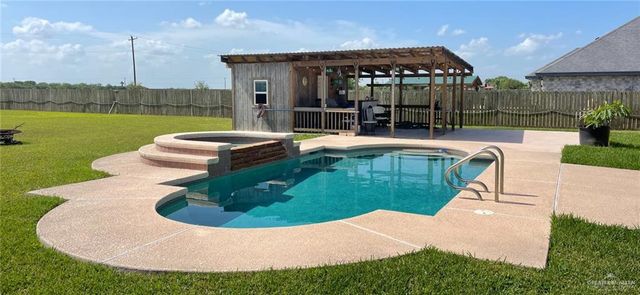 181 Village East Drive, Los Fresnos, TX 78566