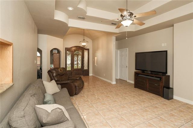 181 Village East Drive, Los Fresnos, TX 78566