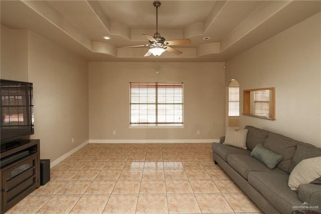 181 Village East Drive, Los Fresnos, TX 78566