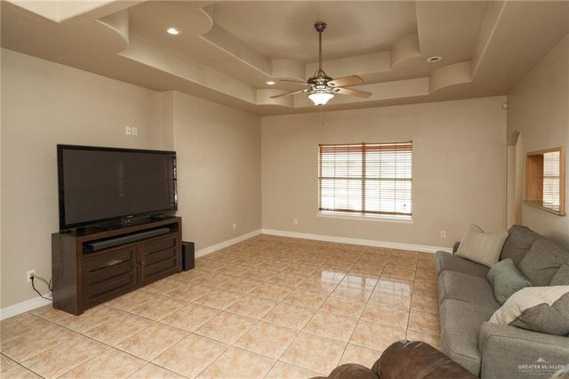 181 Village East Drive, Los Fresnos, TX 78566