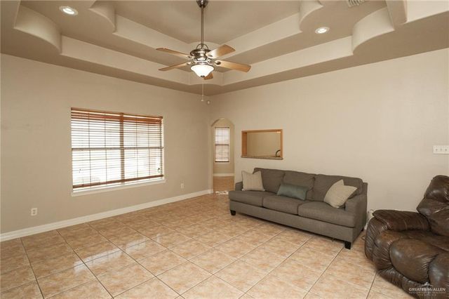 181 Village East Drive, Los Fresnos, TX 78566