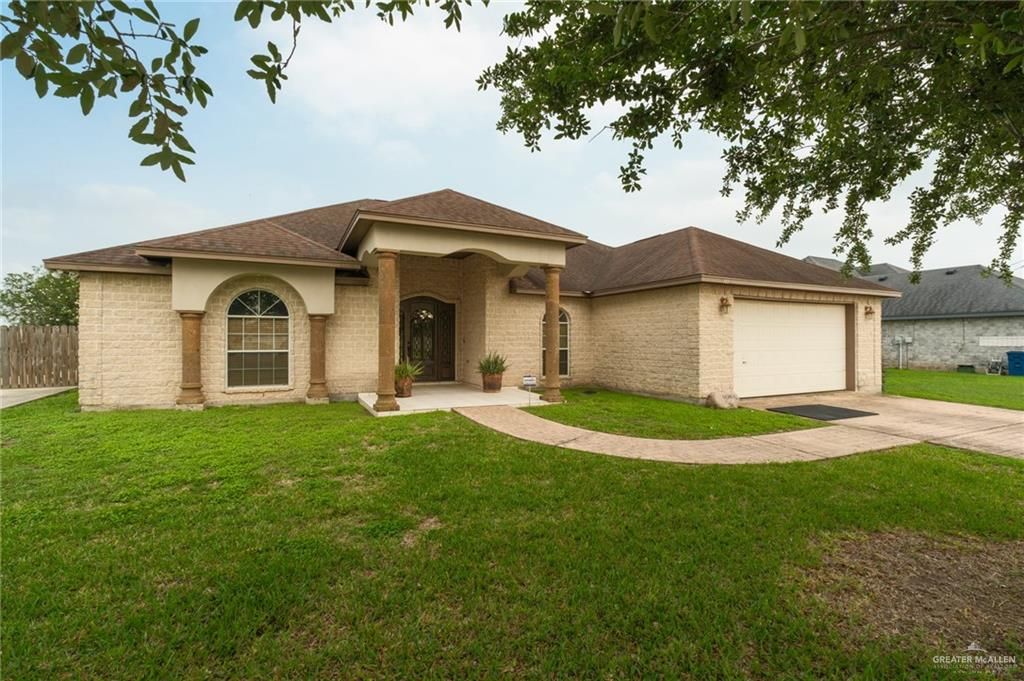 181 Village East Drive, Los Fresnos, TX 78566