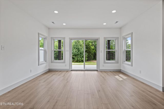 121 Blue Phlox Lane, Andersonville, TN 37705