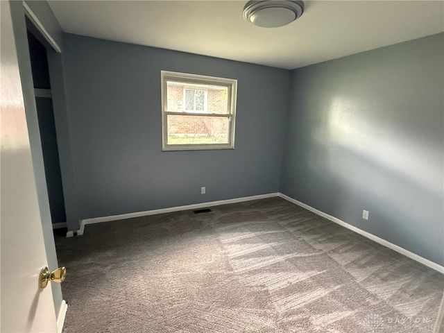 1218 Rona Parkway Drive, Fairborn, OH 45324