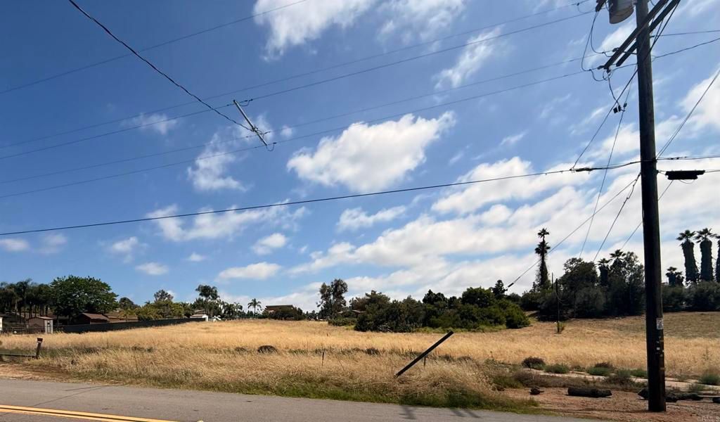 Image 2 of property listing at Barsby St., Vista, CA 92084