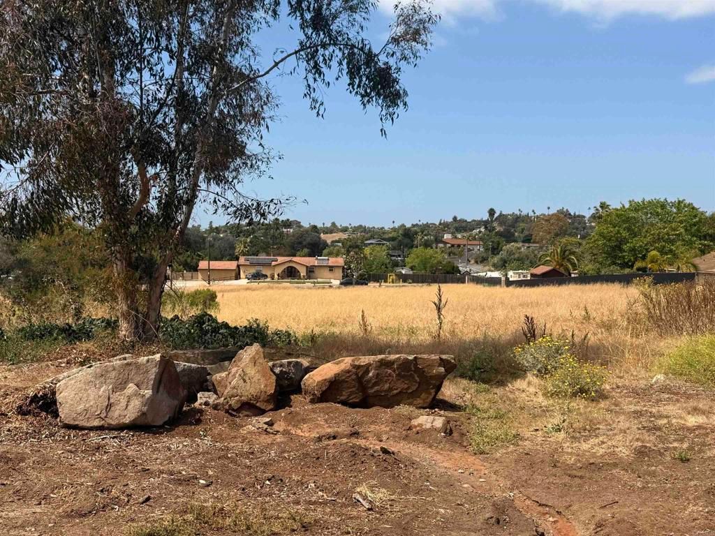 Image 4 of property listing at Barsby St., Vista, CA 92084